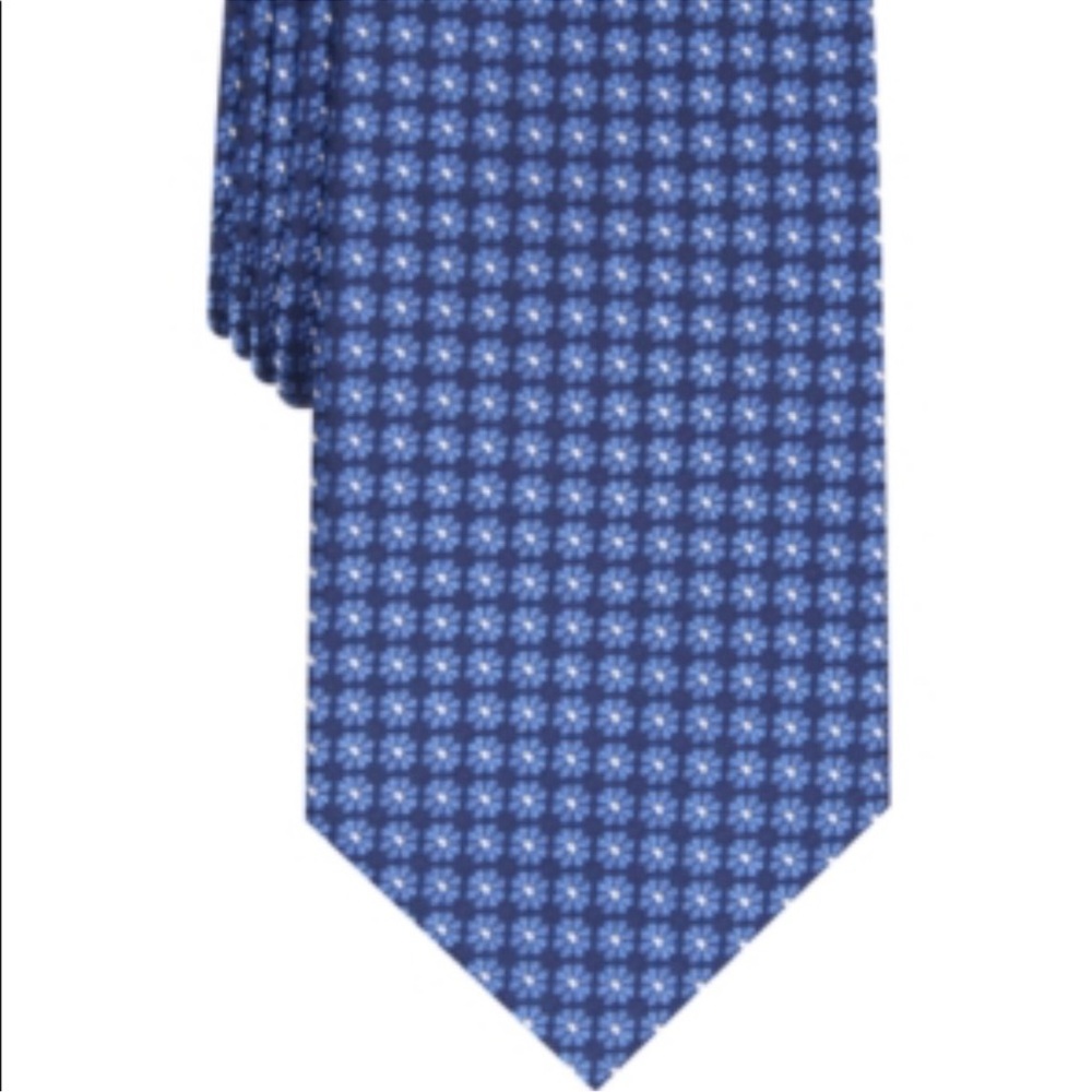 Macy's Blue and White Geometric Men's Tie